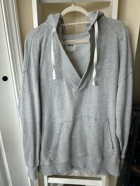 aerie women’s oversized Light Gray V-Neck Hooded Sweater